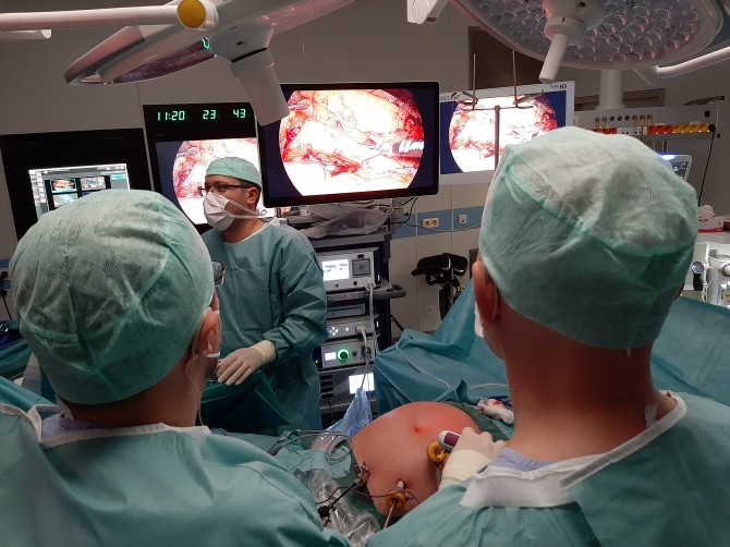 Chirurgové z celé republiky se jezdí učit do Třebíče